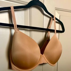 Victoria’s Secret Lightly Lined Demi Bra 34DD